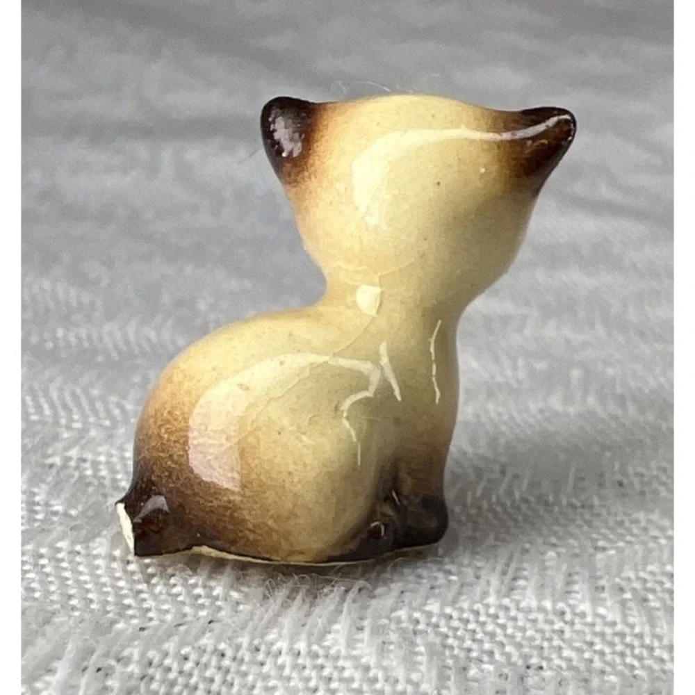 Precious Little Mini Siamese Kitten Hagen Renaker 1/2 In Tall Chipped Tail
